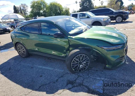 2025 Ford Mustang Mach-E Premium z USA, uszkodzony, nr VIN 3FMTK3R7XSMA36489